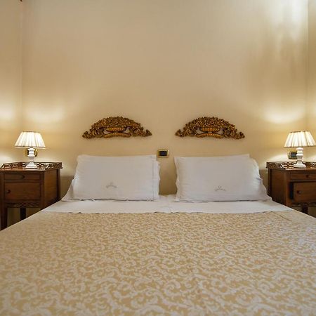 La Ghirlanda B&B カリアリ エクステリア 写真