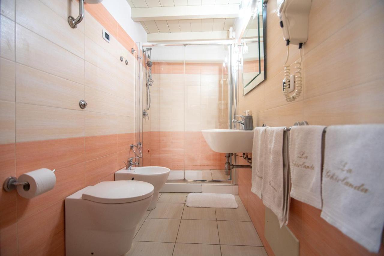 La Ghirlanda B&B カリアリ エクステリア 写真