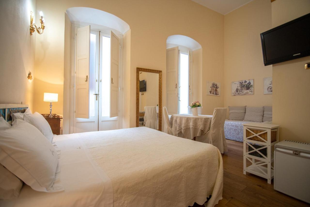 La Ghirlanda B&B カリアリ エクステリア 写真